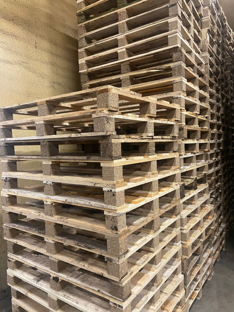 Pallets (blokpallets) | HB Veilen B.V.