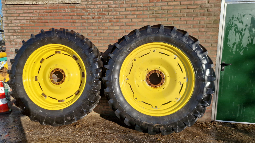 Tractorbanden hb veilen b v 