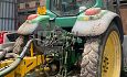 Tractor met spuit