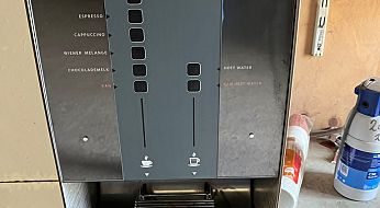 7ff9d6b9 2893 48a8 8389 37bc70a1d742