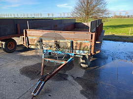 Zelflossende wagens / Landbouwwagen