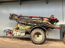 Veldspuit (getrokken)