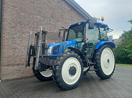 Tractor met hefmast