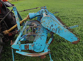Spitmachine