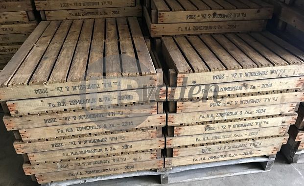 Houten bakken