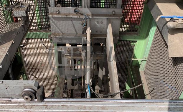 Seal machine