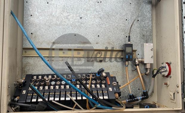 Seal machine