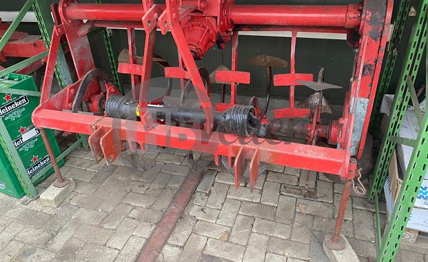 Spitmachine
