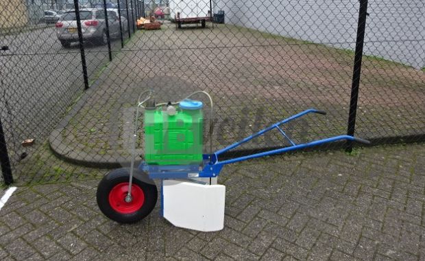 Spuitkruiwagen