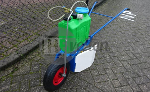 Spuitkruiwagen
