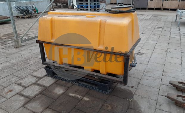 Spuittank