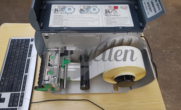Sticker / label printer
