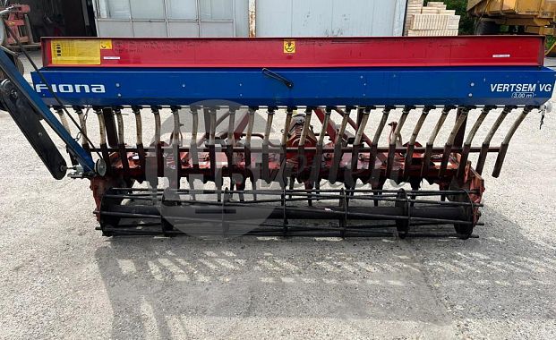 Rotoreg met zaaimachine