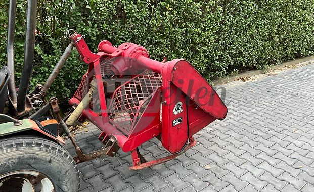 Spitmachine