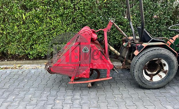 Spitmachine