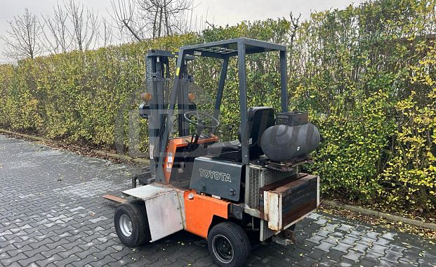 Terrein heftruck
