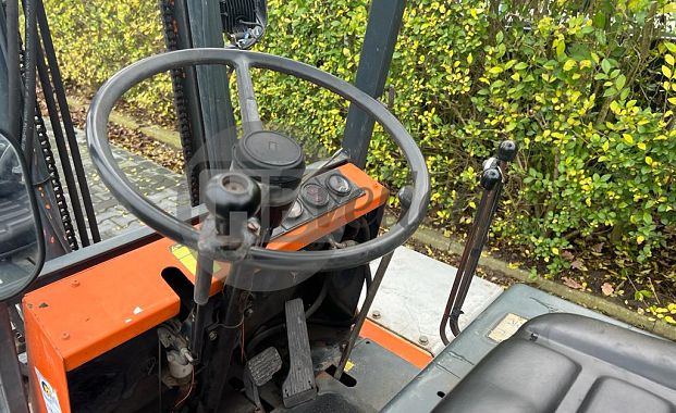 Terrein heftruck