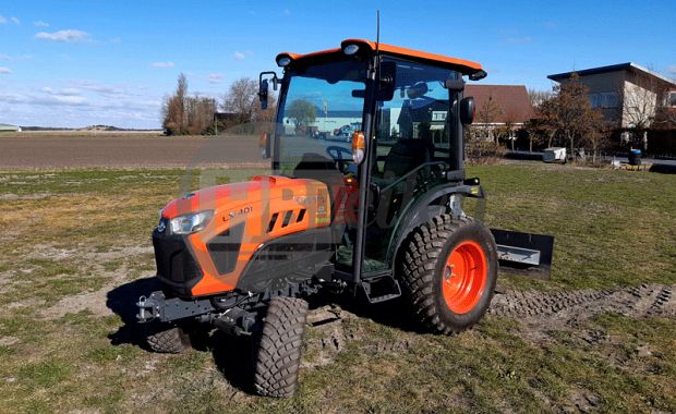 Tractor