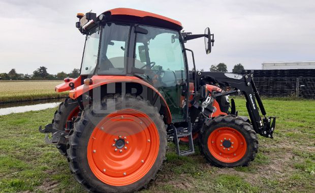 Tractor met voorlader