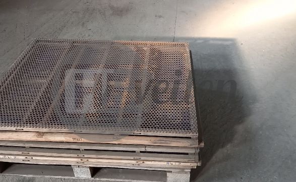 Sorteermachine met ontklistermachine.