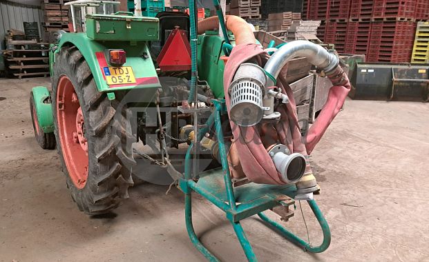 Tractor met pomp