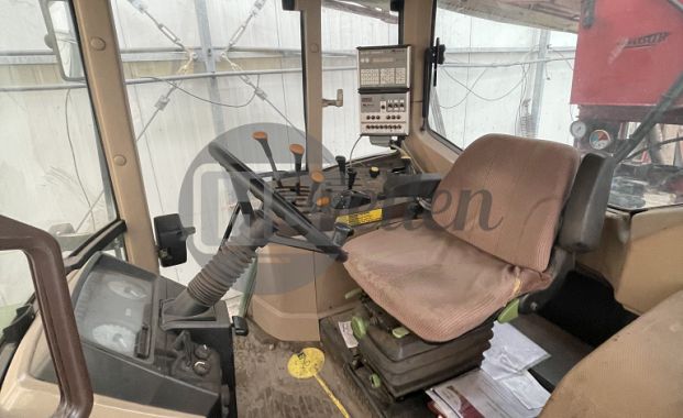 Tractor met spuit