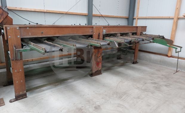 Sorteermachine met opvoerelevator