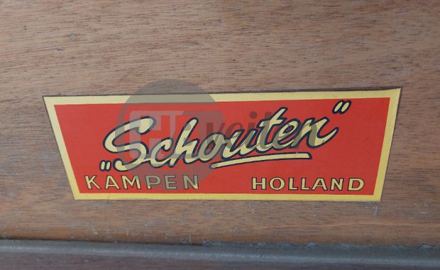 Sorteermachine met opvoerelevator