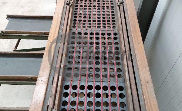 Sorteermachine met opvoerelevator