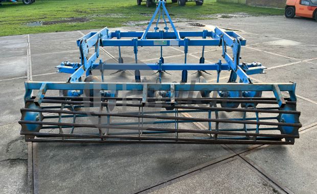 Vleugelschaar cultivator