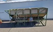 Bunkersorteermachine met voorsorteerder en toevoerband
