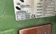 Bunkersorteermachine met voorsorteerder en toevoerband