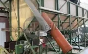 Bunkersorteermachine met voorsorteerder en toevoerband