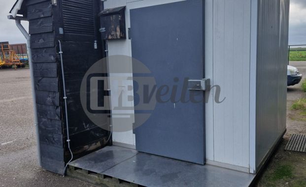 Bloemenautomaat met koelcel