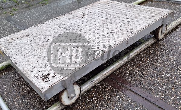 Slarails met trolley