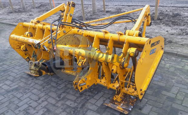 Spitmachine