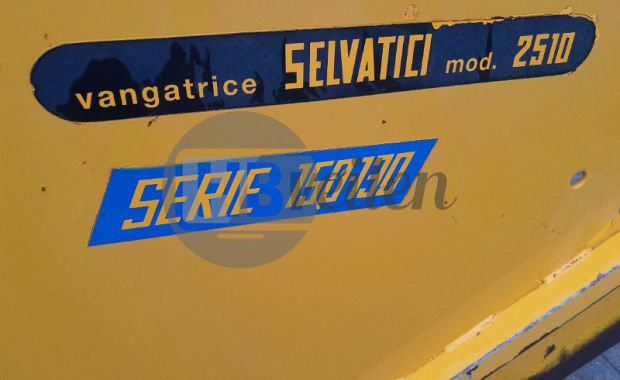 Spitmachine