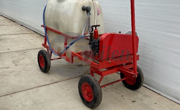 Motorvatspuit / Spuitwagen