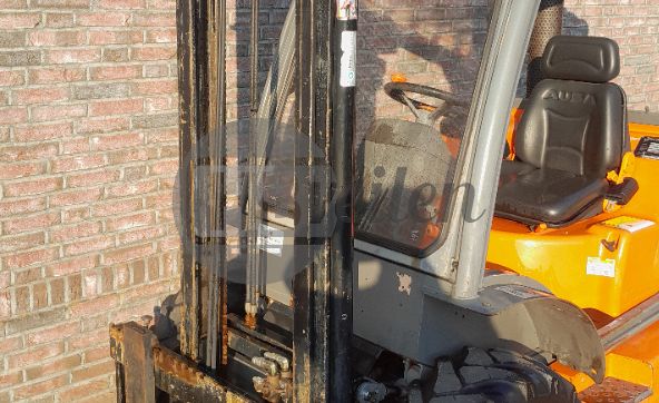 Ruwterrein Heftruck