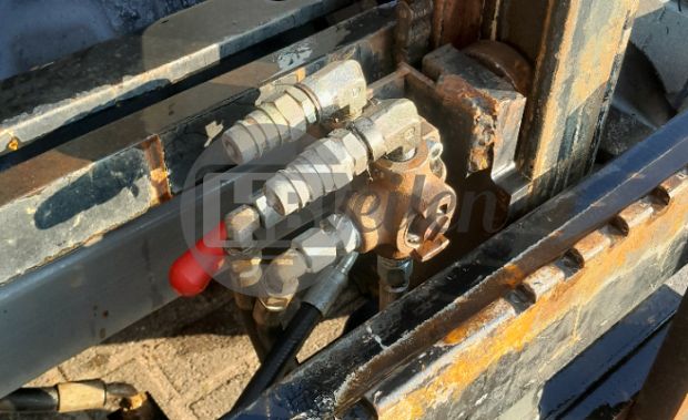 Ruwterrein Heftruck