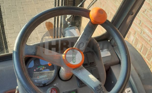 Ruwterrein Heftruck