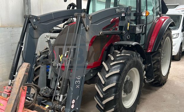 Tractor met voorlader