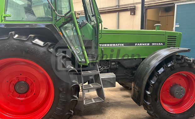Tractor
