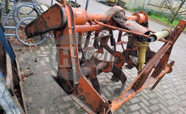 Spitmachine