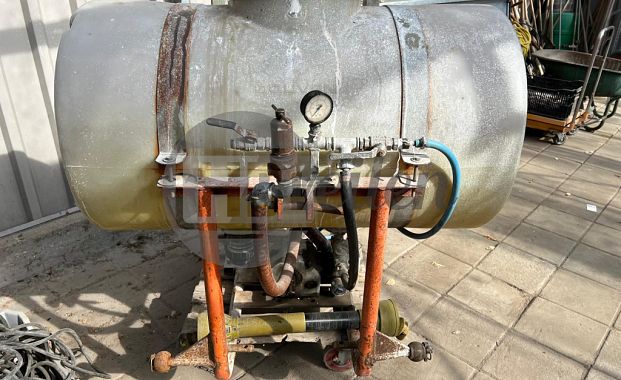 Spuittank