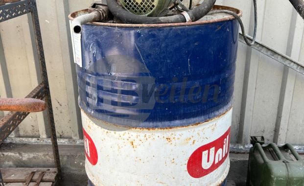 Olievat met pomp