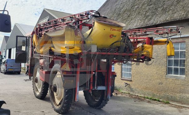 Zelfrijdende spuitmachine