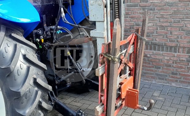 Tractor met Hefmast