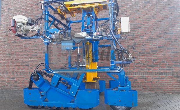 Kluitsteekmachine