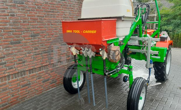 Portaaltractor / Zelfrijdende werktuig